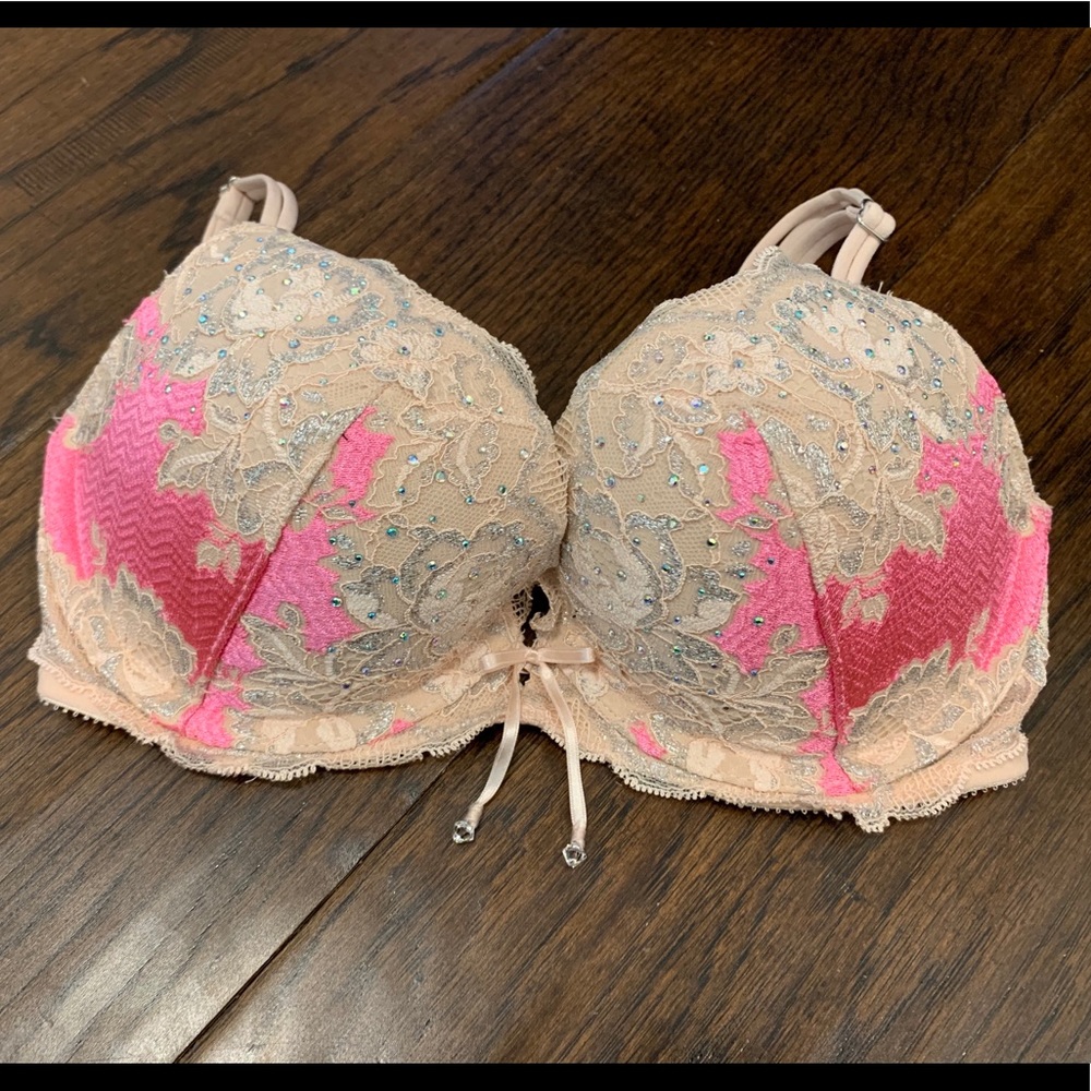 Victorias Secret Very Sexy Push-up Bra!